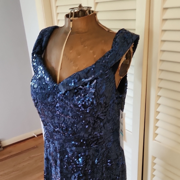 Blue Lace and Sequin Embellished Gown - Picture 12 of 17